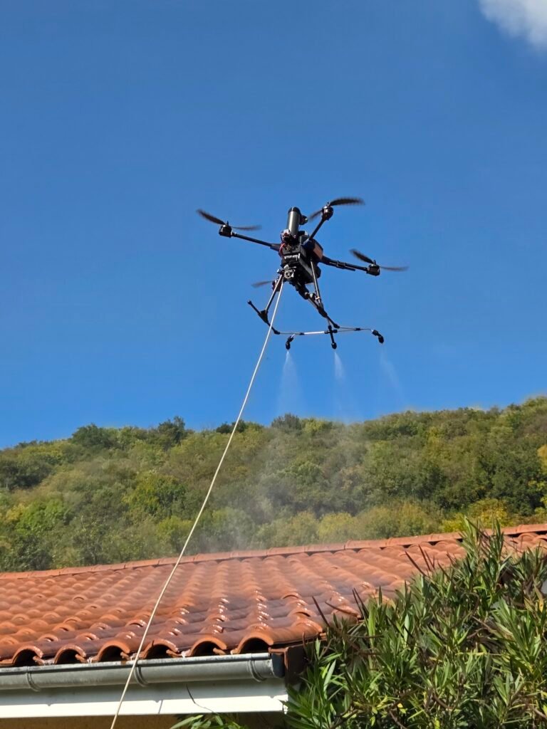 hydrofuge toiture nettoyage drone